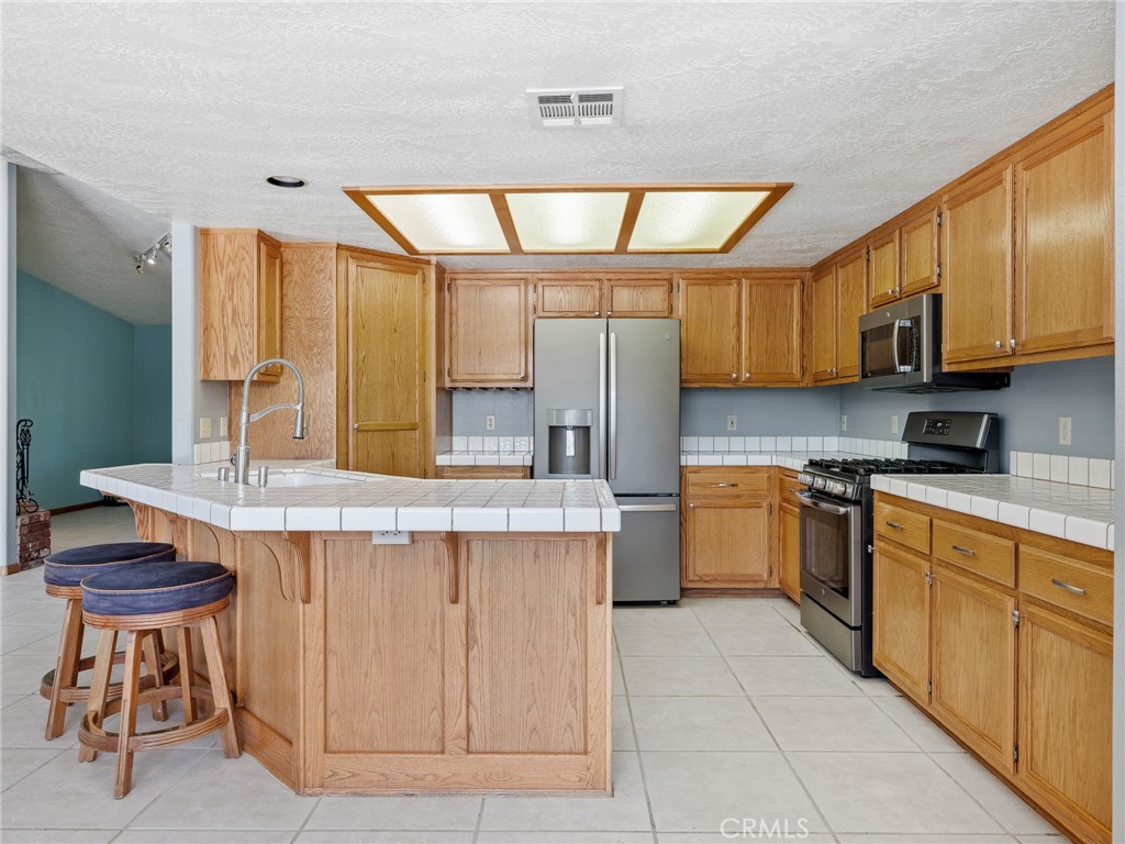 7556 Glider Avenue