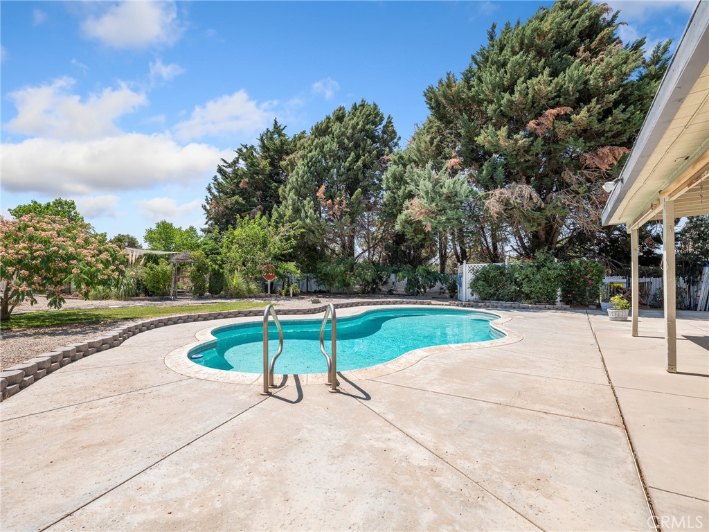 7556 Glider Avenue