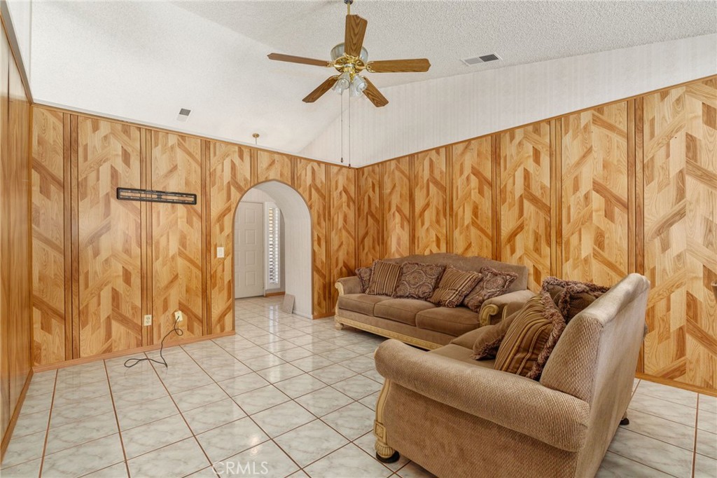 22533 Kinross Lane