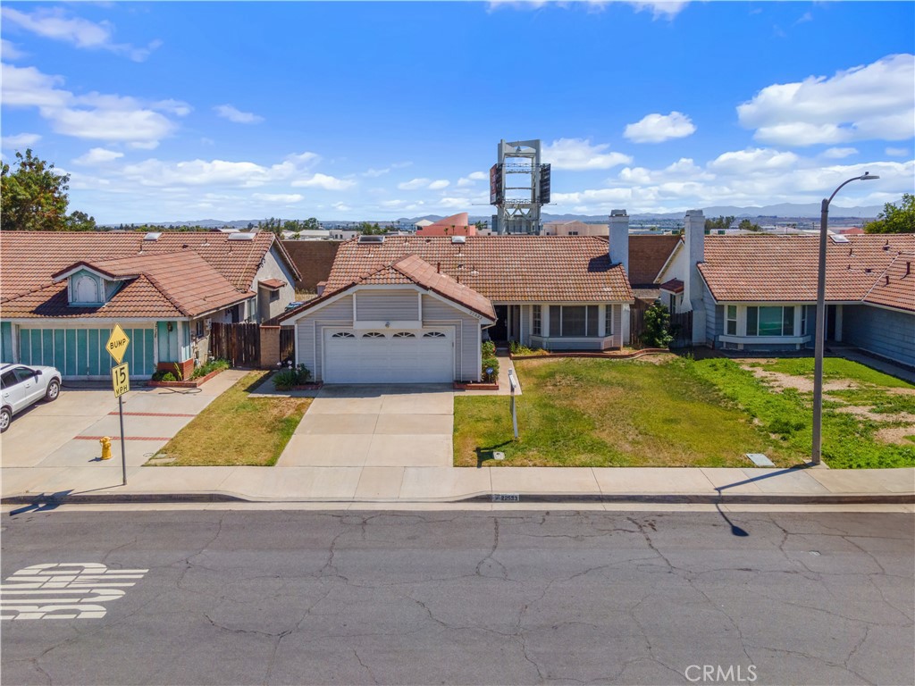 22533 Kinross Lane