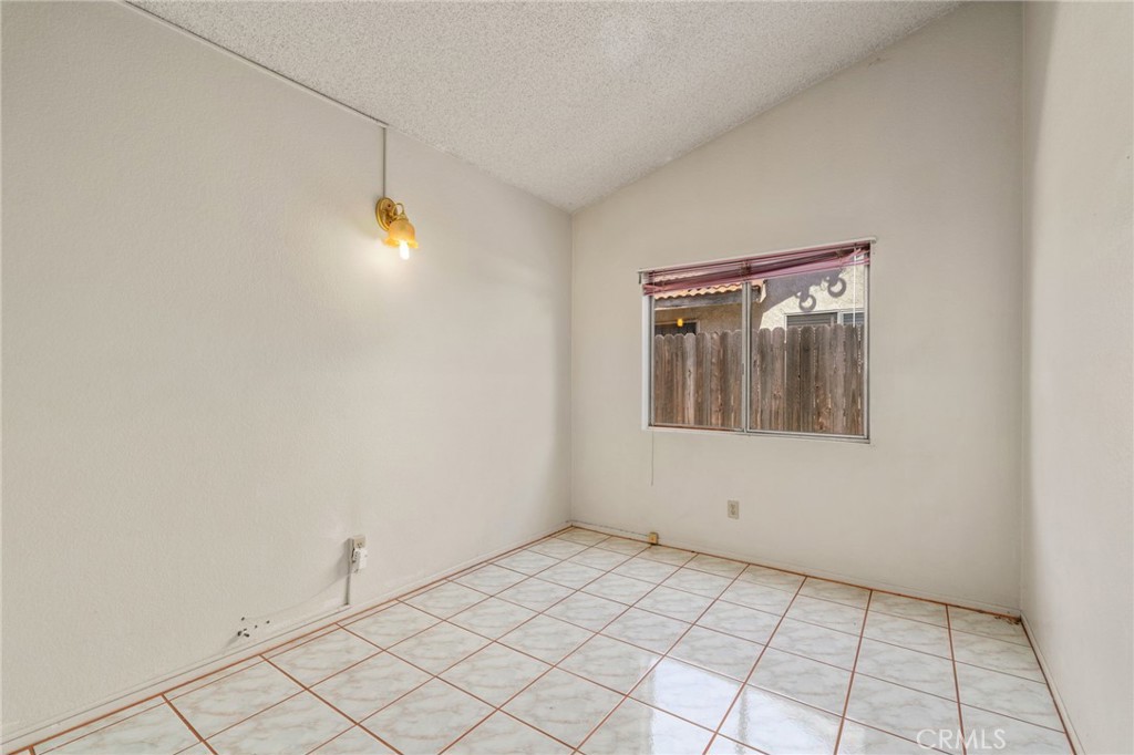 22533 Kinross Lane
