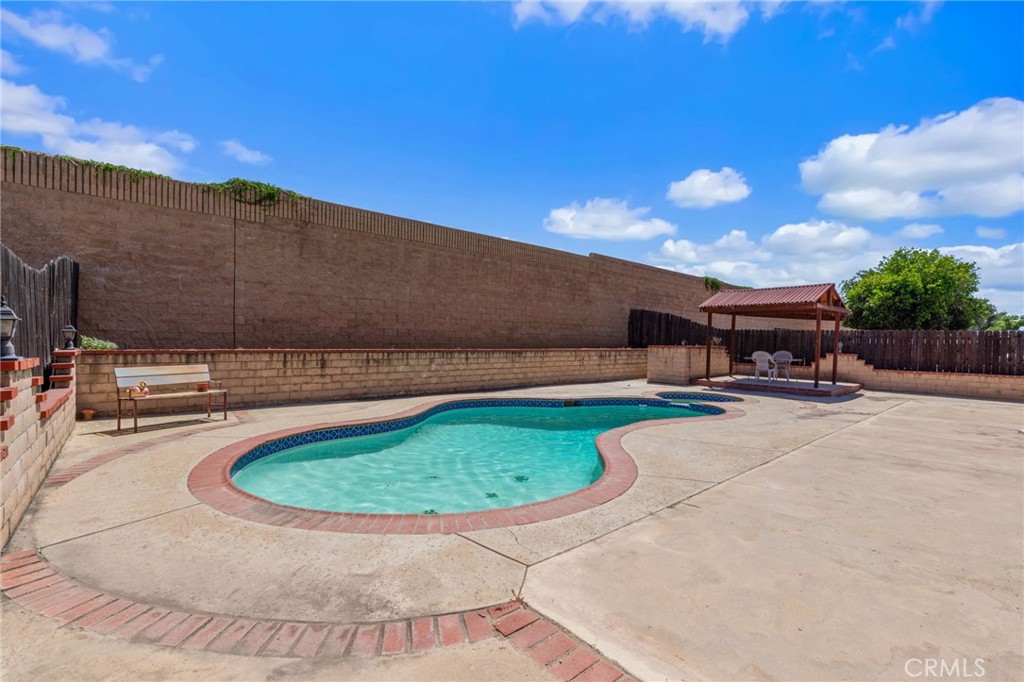 22533 Kinross Lane