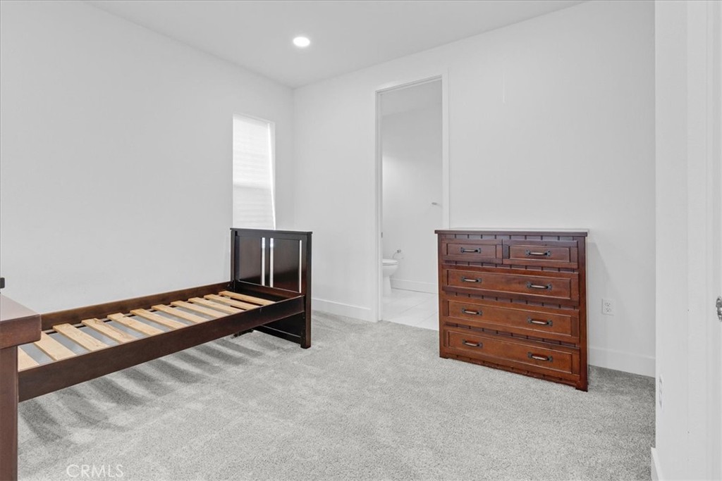 211 Creekside Court