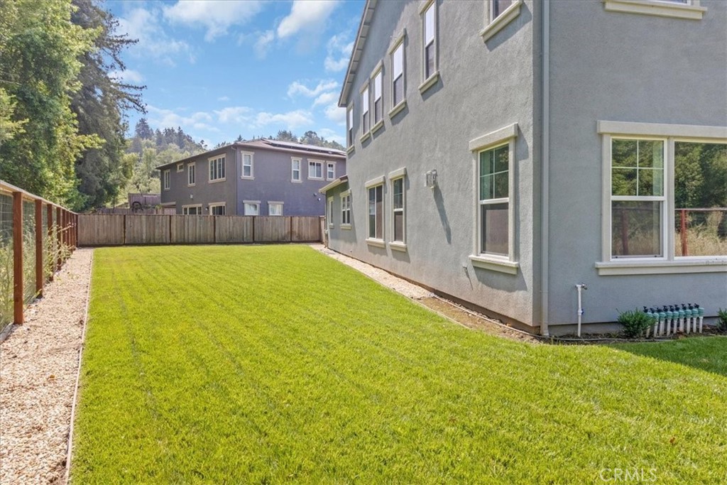 211 Creekside Court