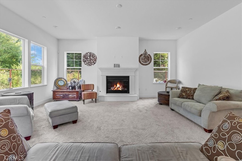 211 Creekside Court