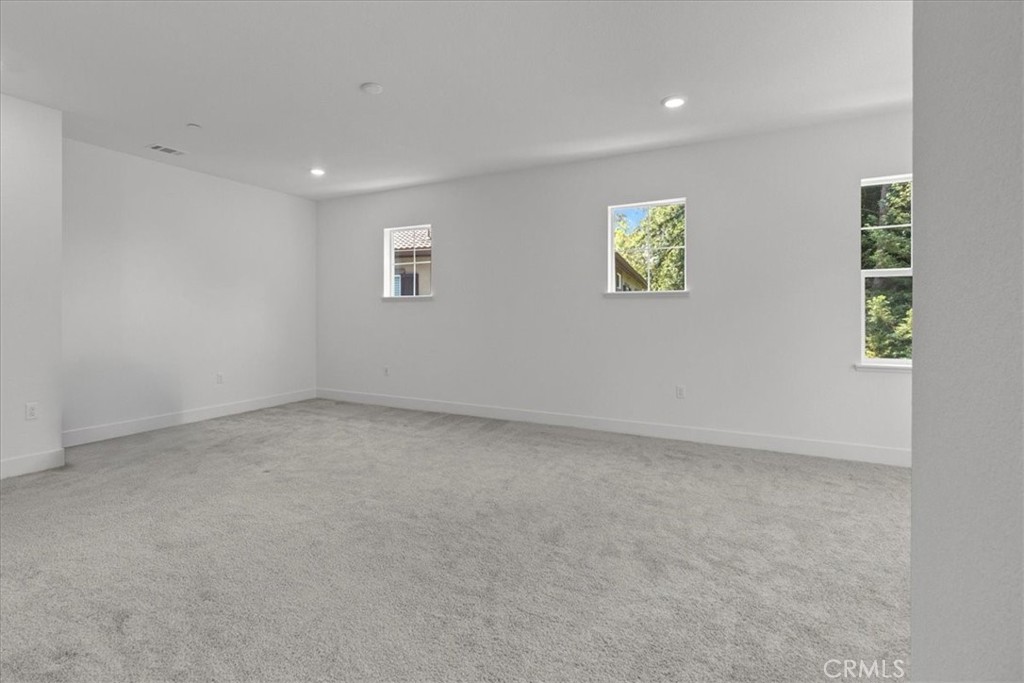 211 Creekside Court
