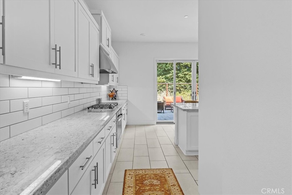 211 Creekside Court
