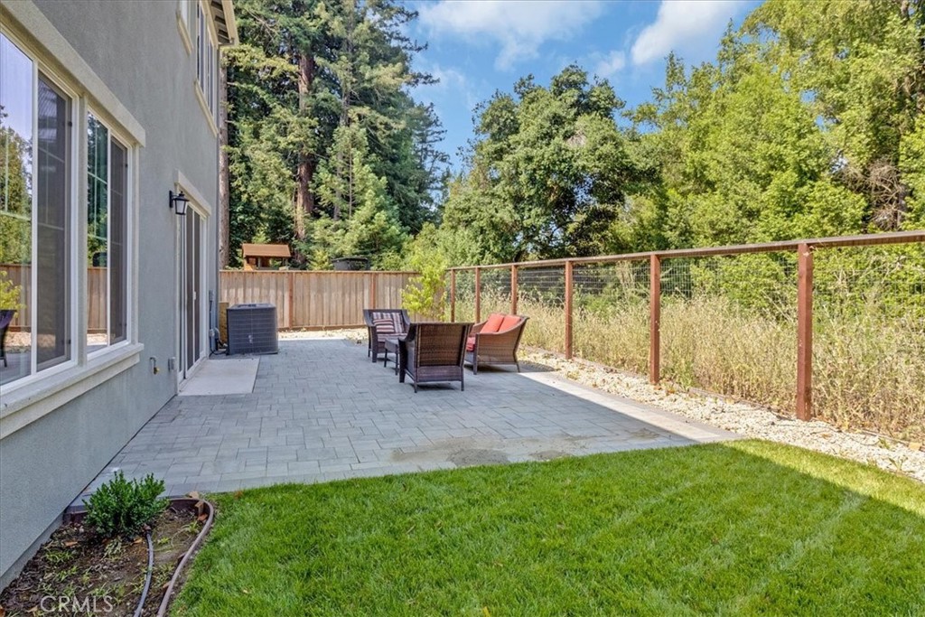 211 Creekside Court