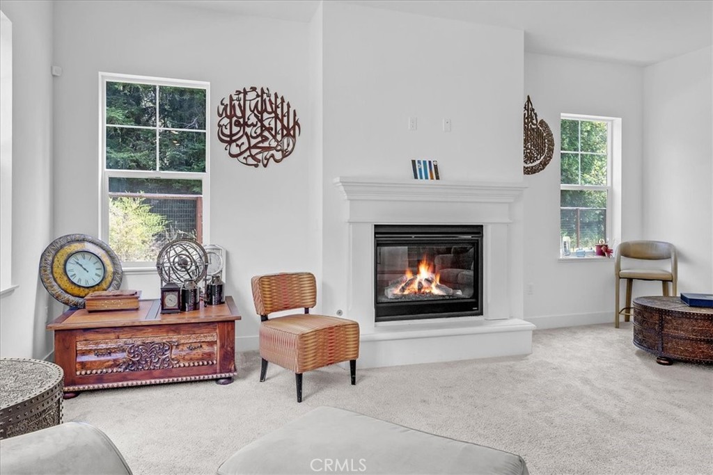 211 Creekside Court
