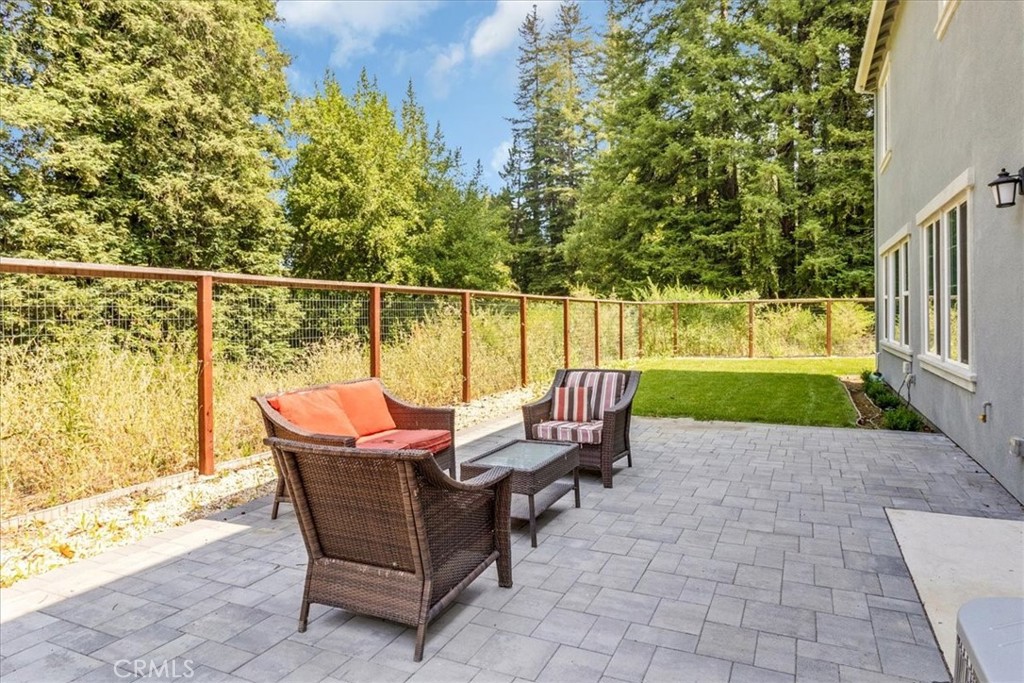211 Creekside Court