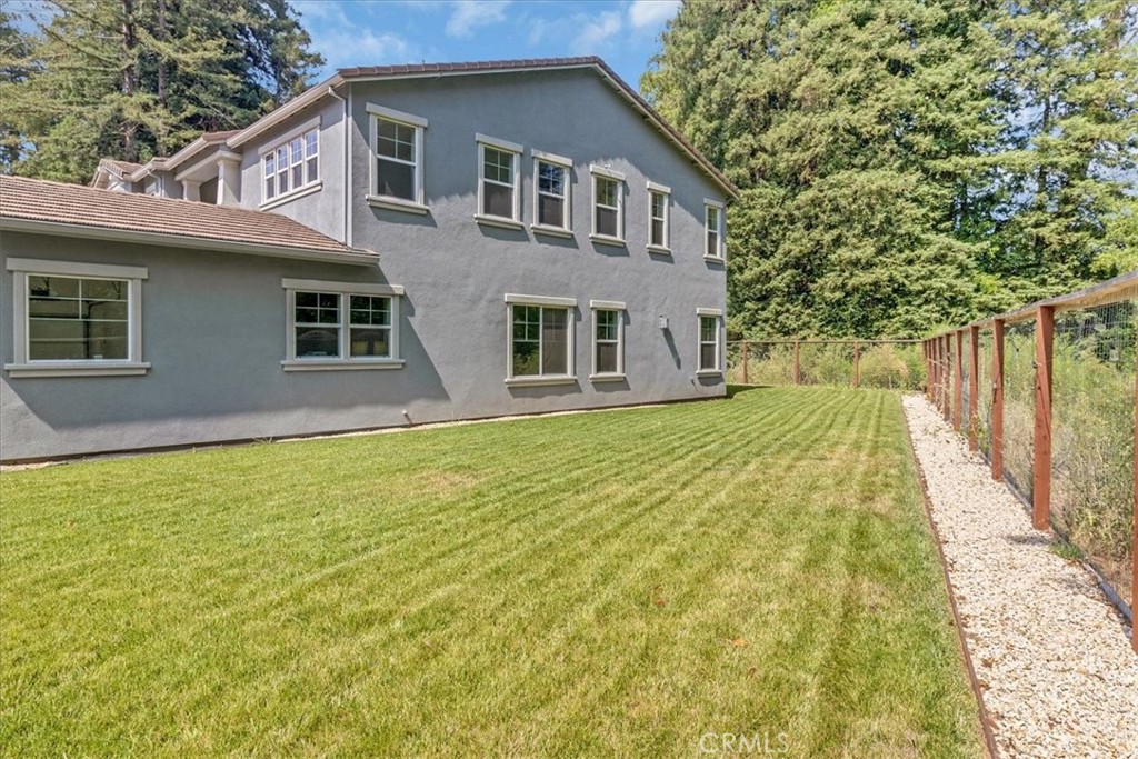 211 Creekside Court