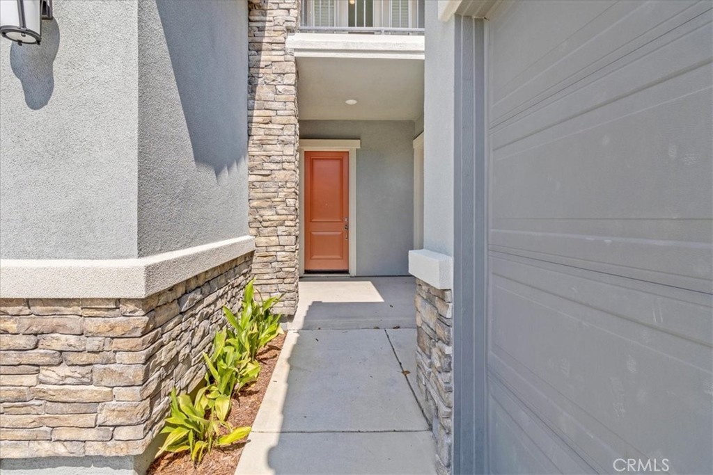 211 Creekside Court