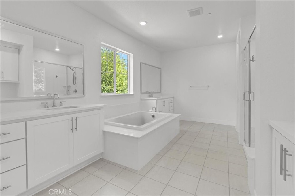 211 Creekside Court