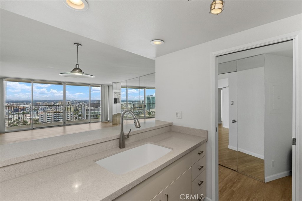 700 E Ocean Boulevard 2602