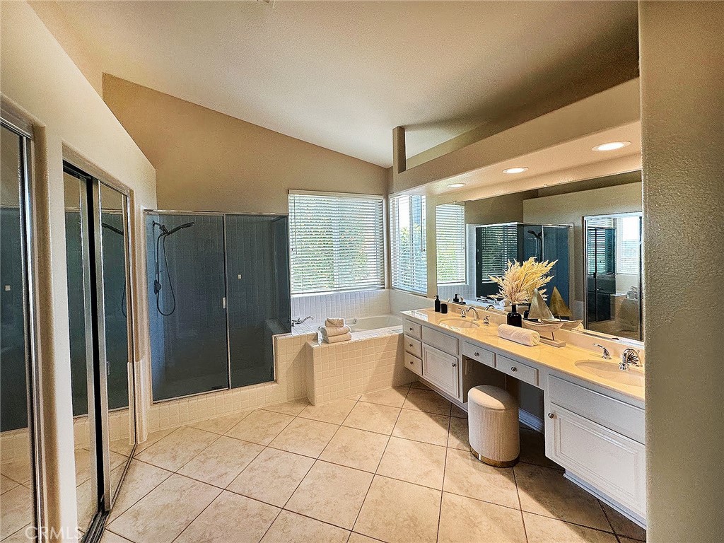 21630 Dunrobin Way