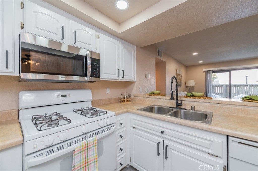 1309 W Mission Boulevard 127