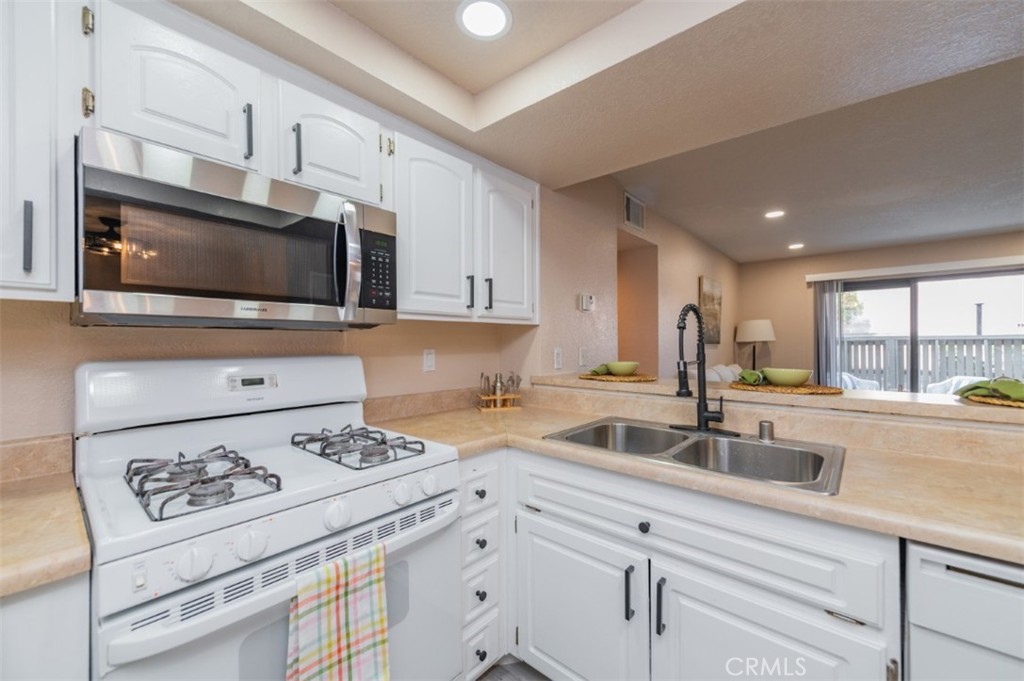 1309 W Mission Boulevard 127