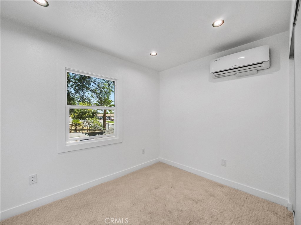 1385 Val Vista Street