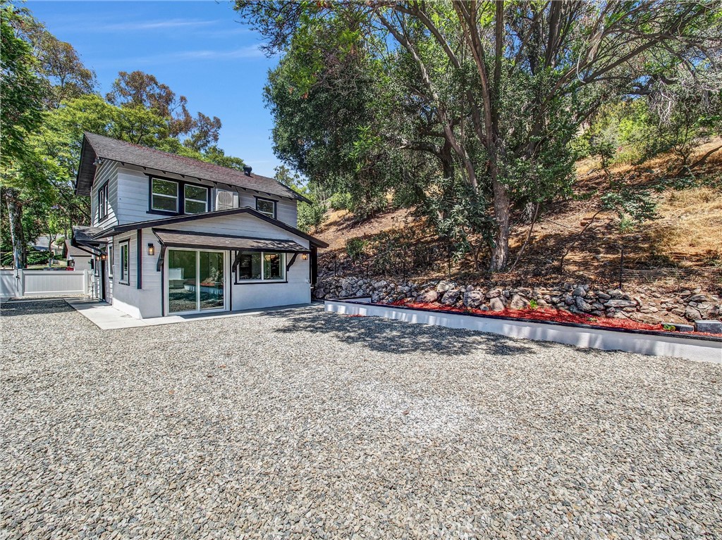 1385 Val Vista Street