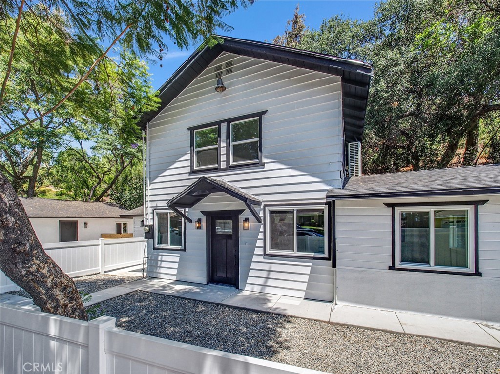 1385 Val Vista Street