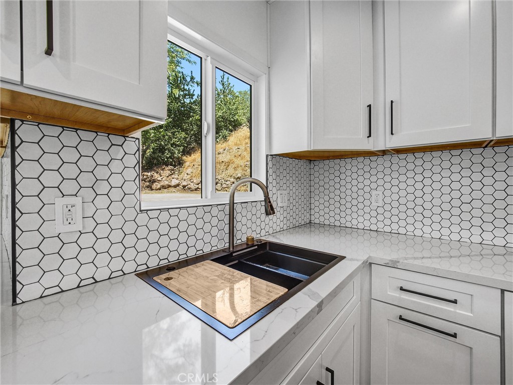 1385 Val Vista Street