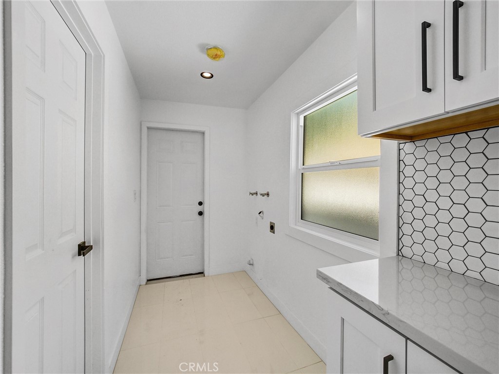 1385 Val Vista Street