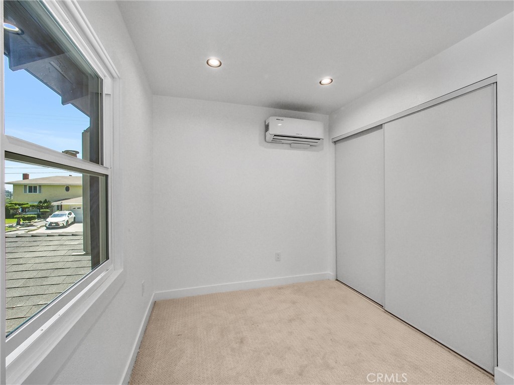 1385 Val Vista Street