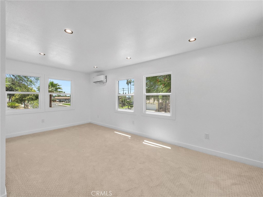 1385 Val Vista Street