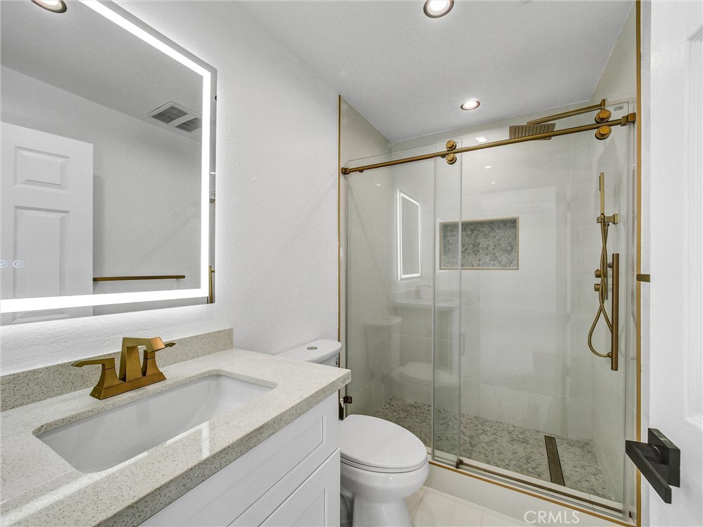 1385 Val Vista Street