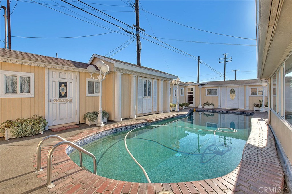 1746 W Southgate Avenue