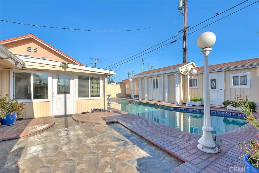 1746 W Southgate Avenue