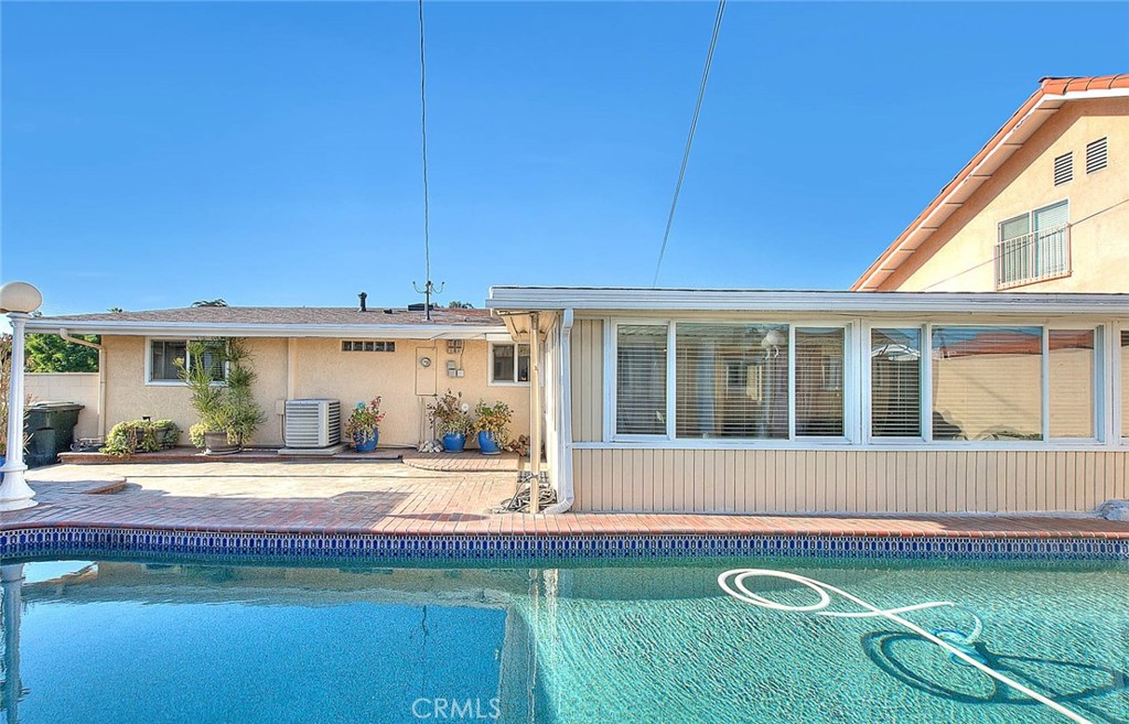 1746 W Southgate Avenue