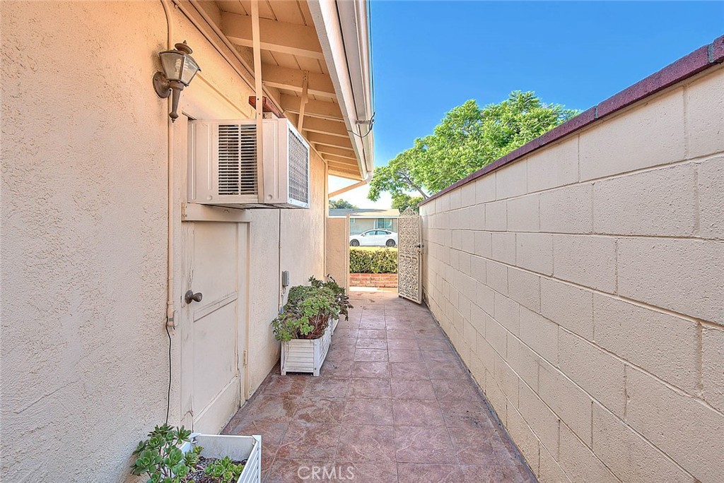 1746 W Southgate Avenue