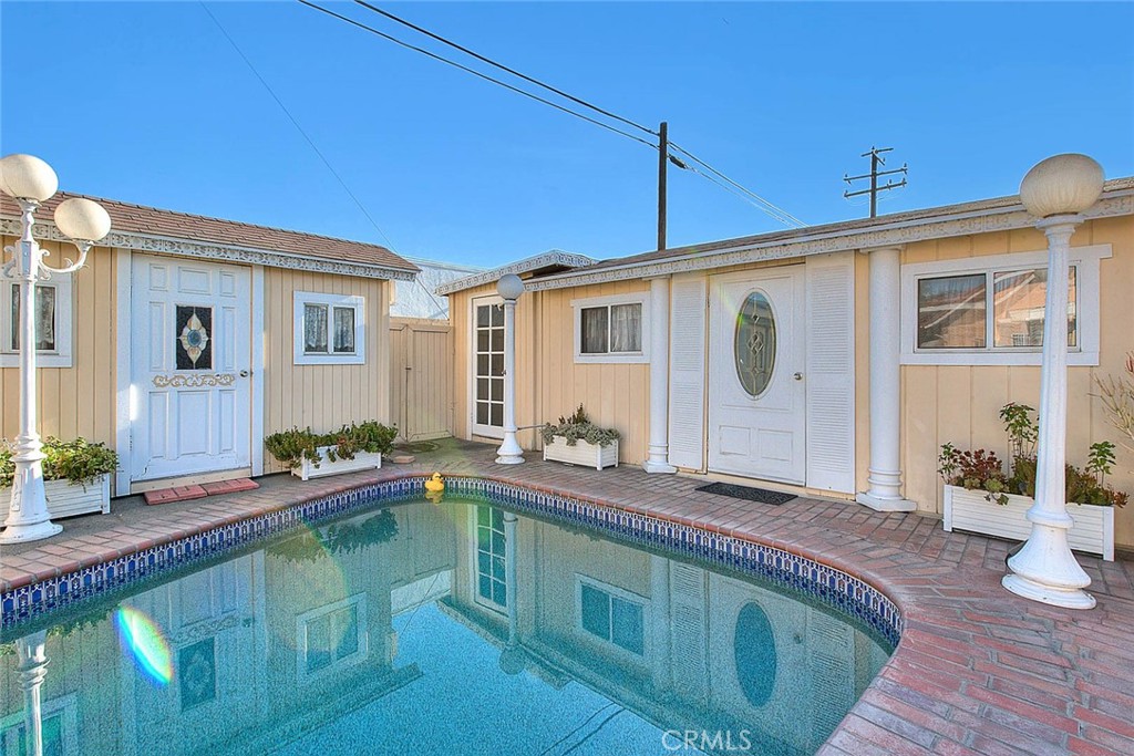 1746 W Southgate Avenue