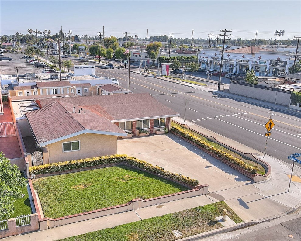 1746 W Southgate Avenue