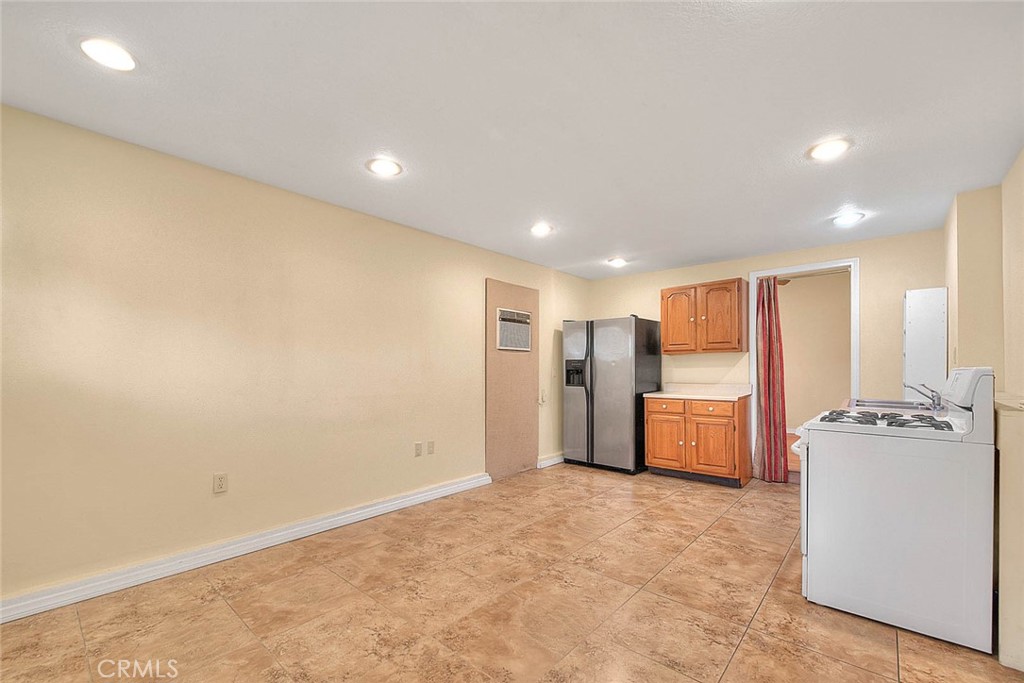 1746 W Southgate Avenue