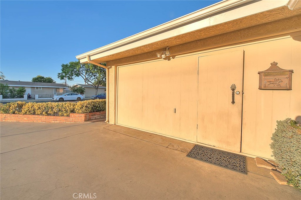 1746 W Southgate Avenue