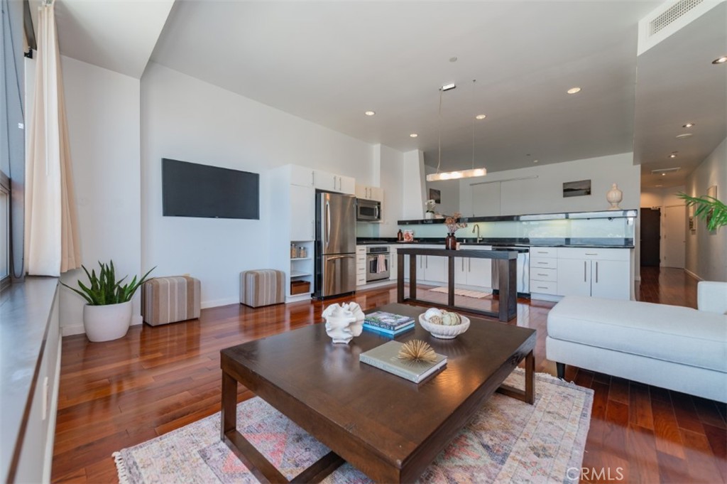 1100 Wilshire Boulevard 2805