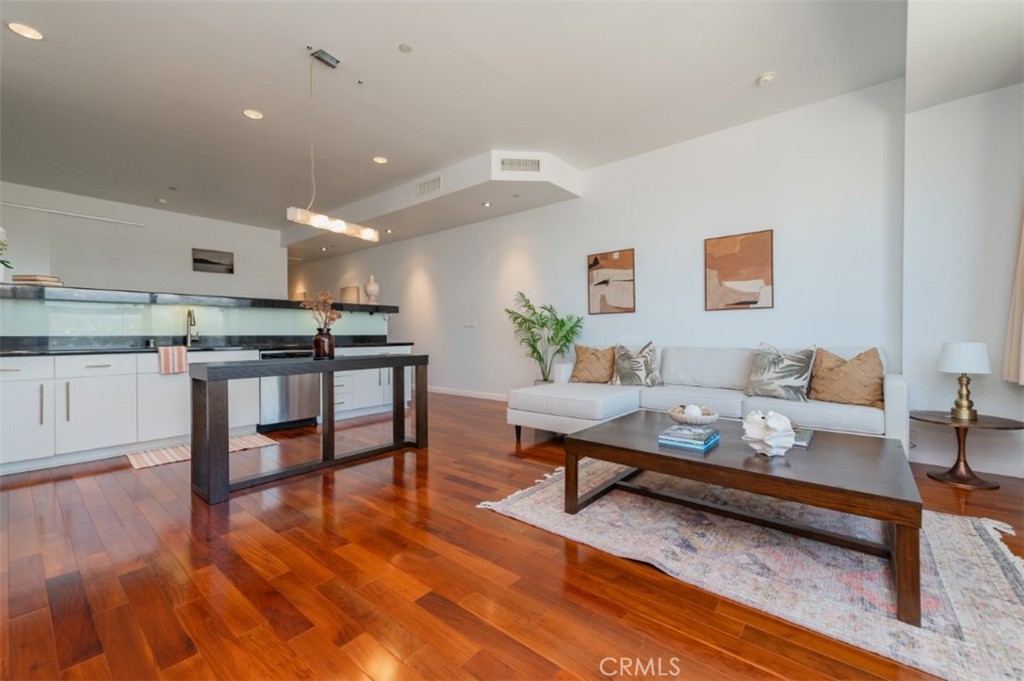 1100 Wilshire Boulevard 2805