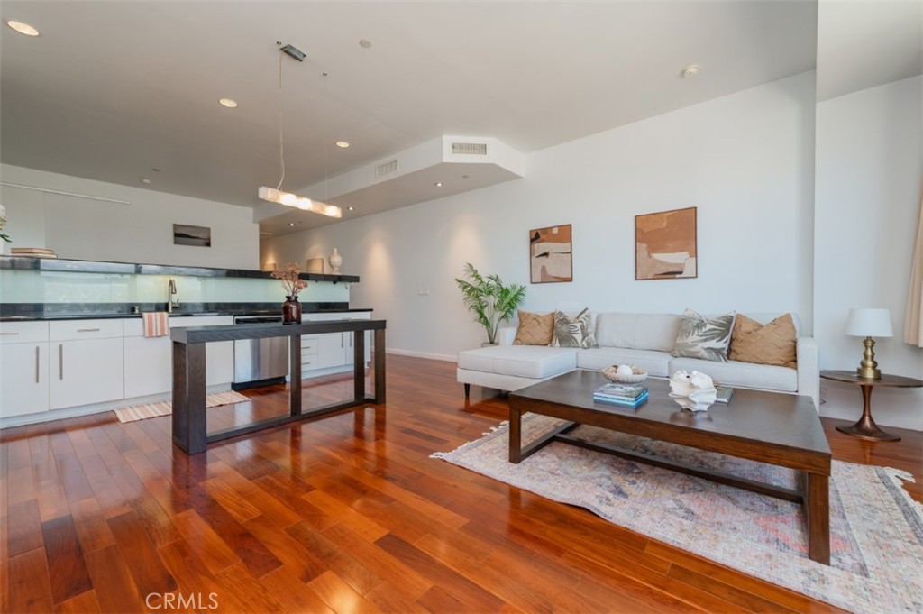 1100 Wilshire Boulevard 2805