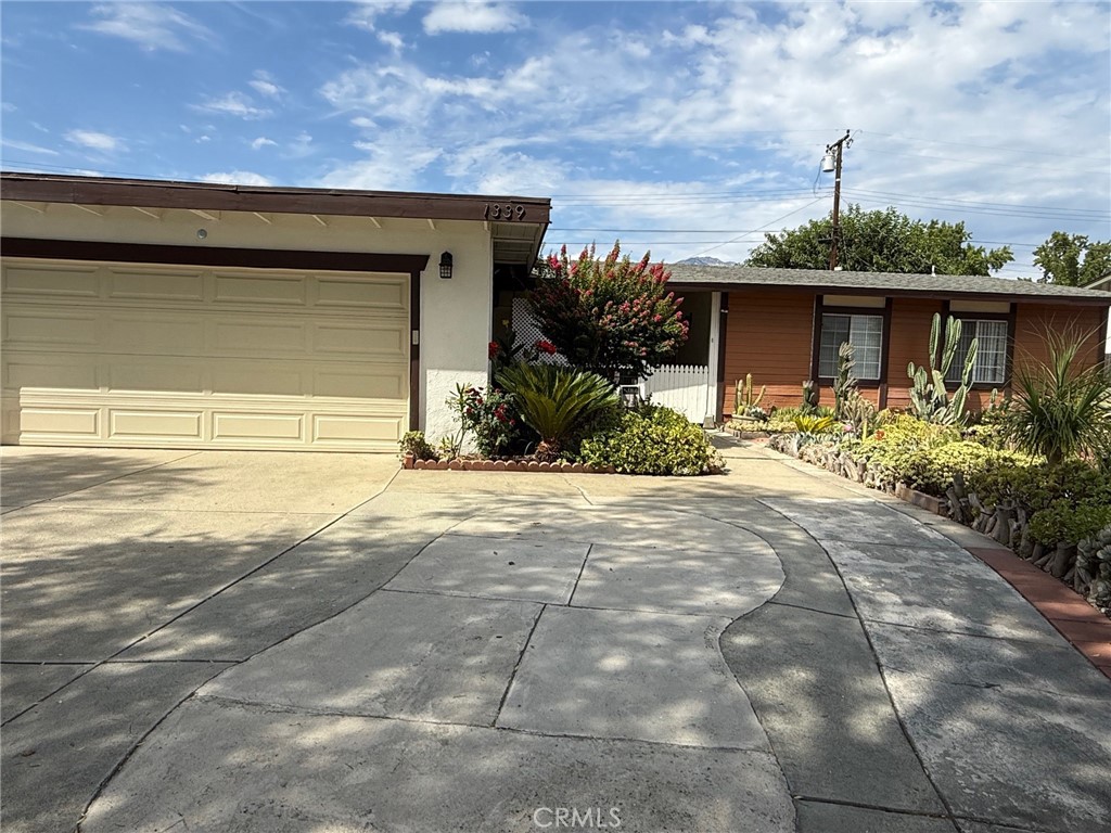 1339 W 11th Street
