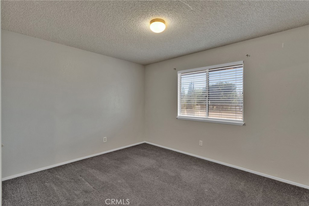 11152 Redwood Avenue