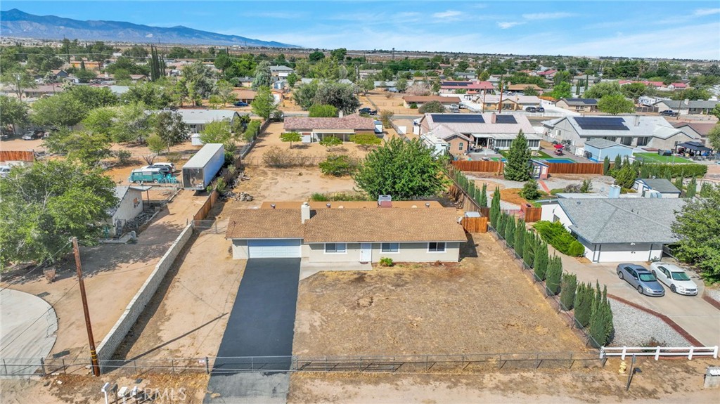 11152 Redwood Avenue