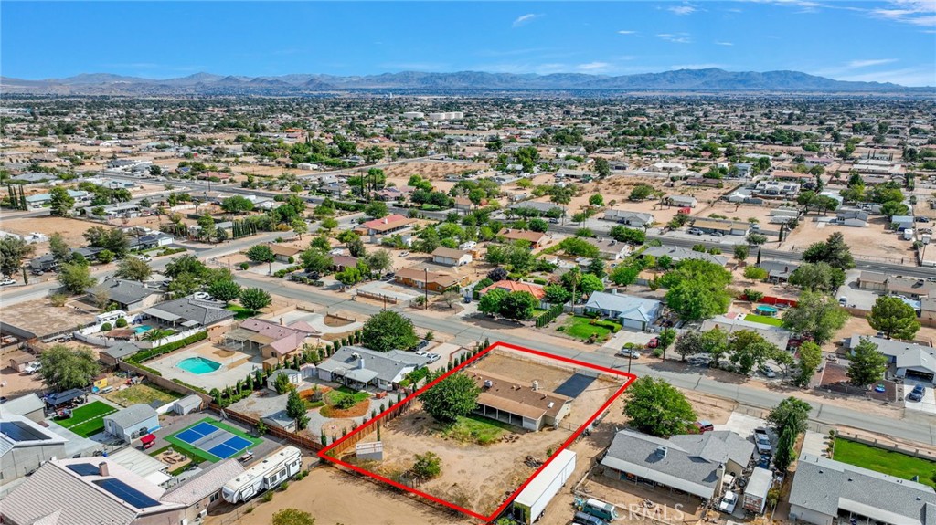 11152 Redwood Avenue