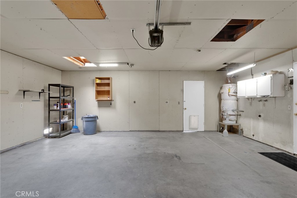 11152 Redwood Avenue