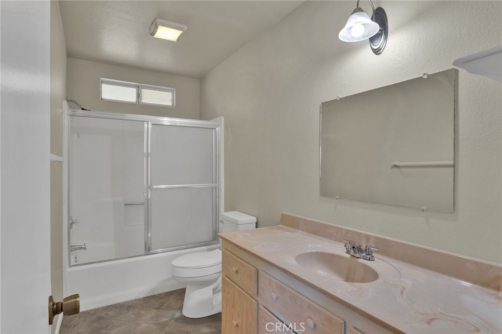 11152 Redwood Avenue