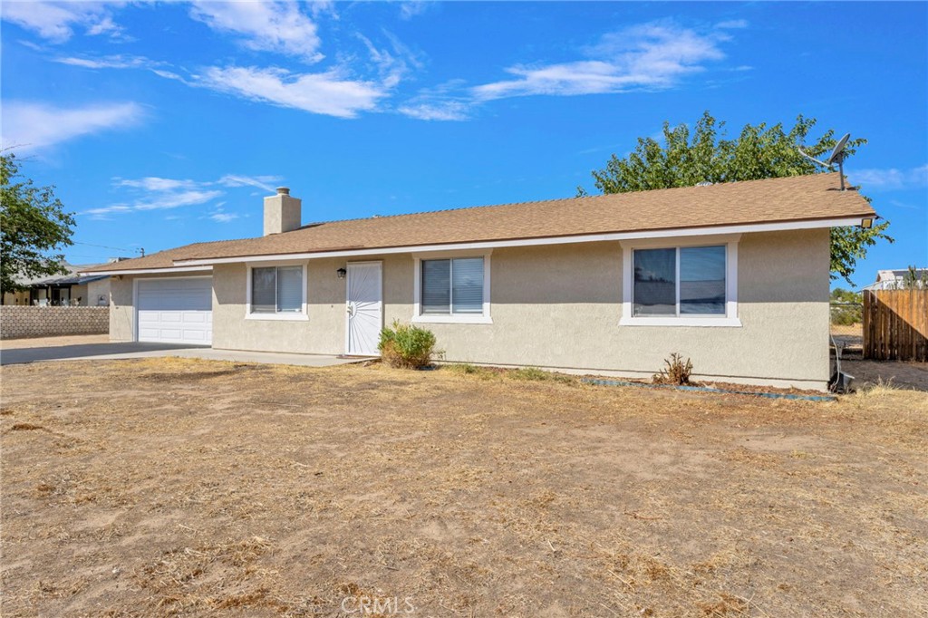 11152 Redwood Avenue