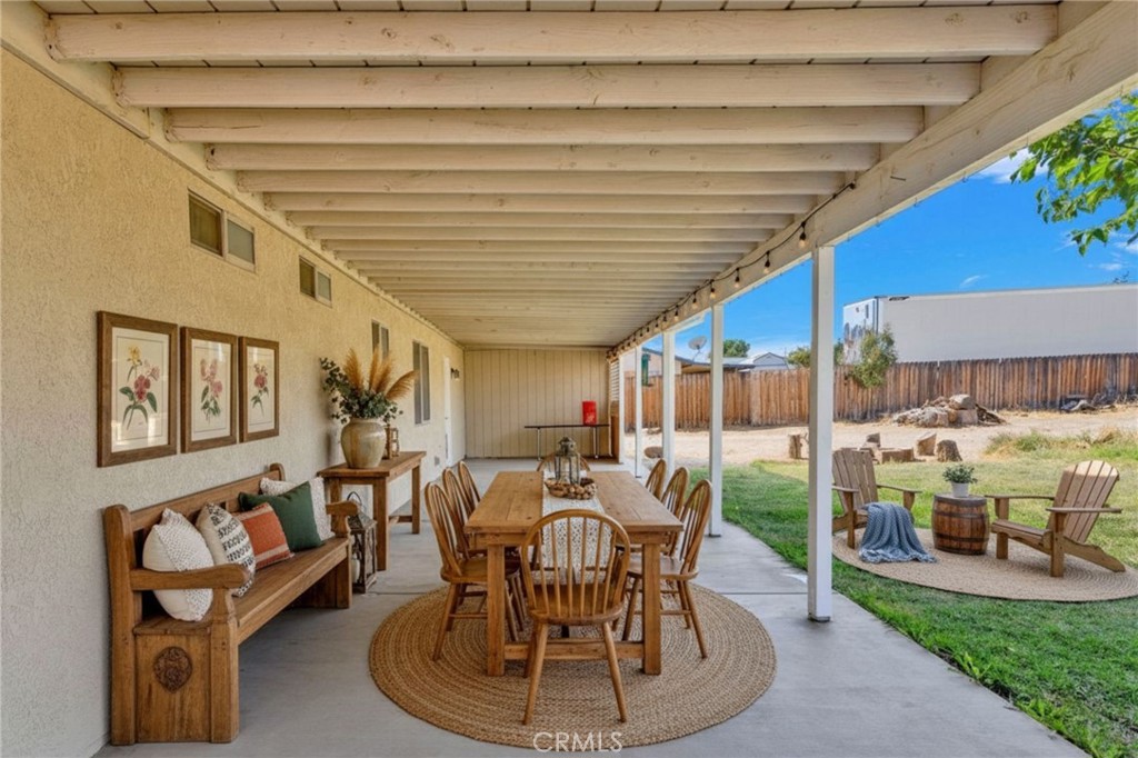 11152 Redwood Avenue