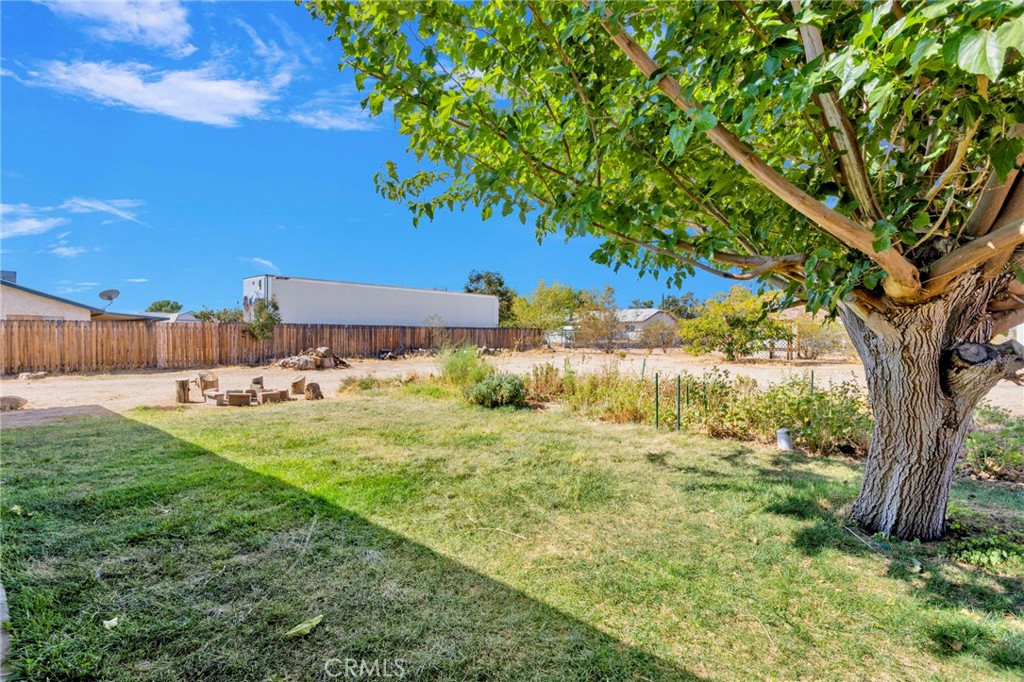 11152 Redwood Avenue