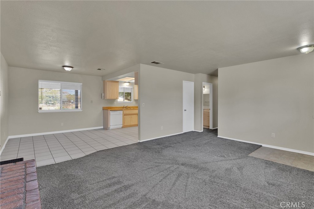 11152 Redwood Avenue